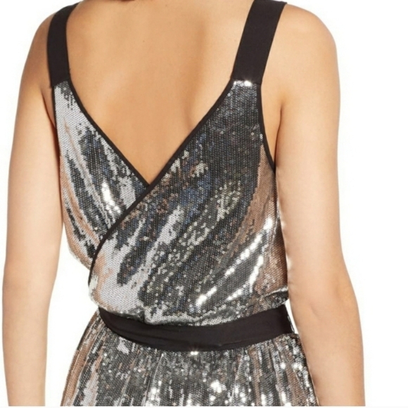 NWT Chelsea 28 Sequin Cross Fron Peplum Tank Top Size Small - Picture 2 of 10